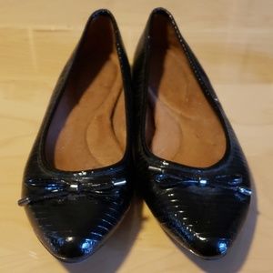Naturalizer Black Flats SZ 9